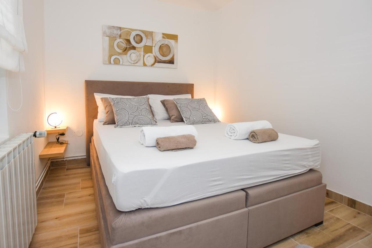 Apartmani Plazibat Mandre Luaran gambar
