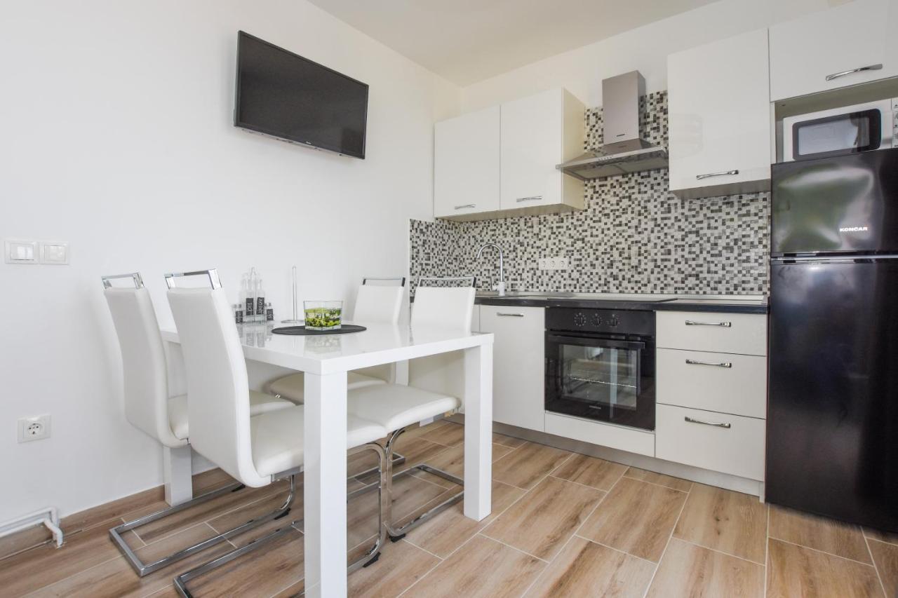 Apartmani Plazibat Mandre Luaran gambar