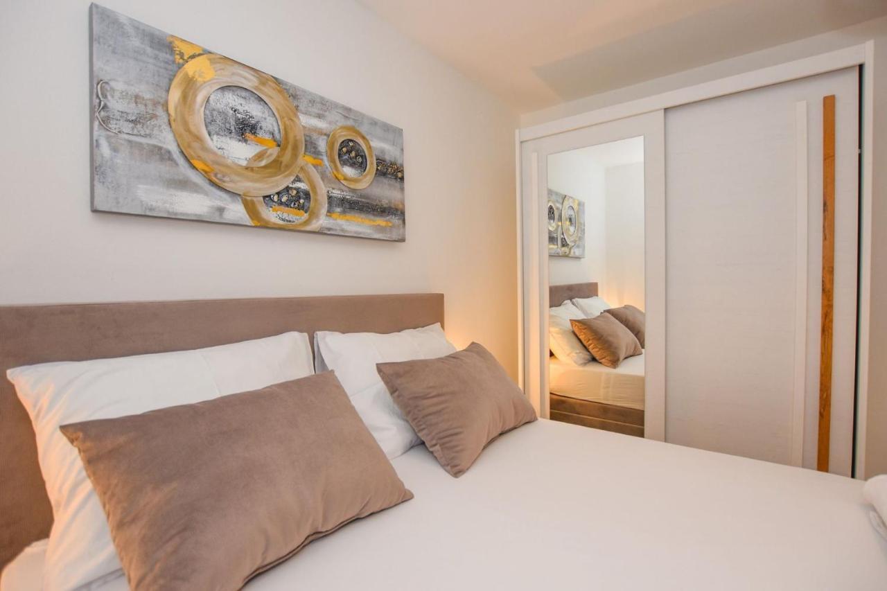Apartmani Plazibat Mandre Luaran gambar