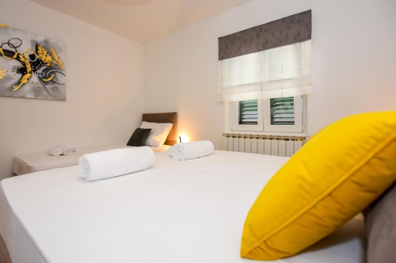 Apartmani Plazibat Mandre Luaran gambar